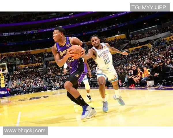 2009年湖人与雷霆的激烈对决回顾与精彩瞬间分析